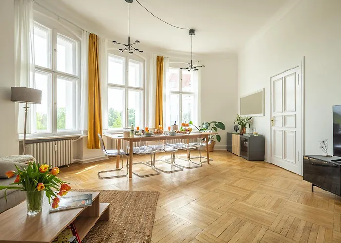 Kaiser 02 By Rockchair Apartments L Superhost Status L 3 Bedrooms Boxspringbeds 2 Bathrooms L Cozy Family & Business Flair 155 Sqm 3 Balcony 2Nd Floor Elevator Up To 10 Guests Welcomes You!