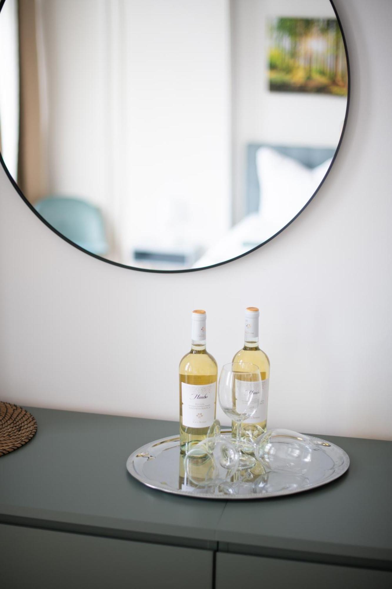 Appartement Kaiser 02 By Rockchair L Superhost Status L 3 Bedrooms Boxspringbeds 2 Bathrooms L Cozy Family & Business Flair 155 Sqm 3 Balcony 2nd Floor Elevator Up To 10 Guests Welcomes You!