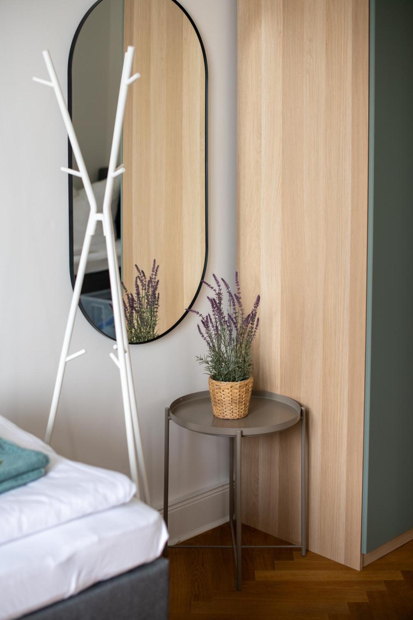 Appartement Kaiser 02 By Rockchair L Superhost Status L 3 Bedrooms Boxspringbeds 2 Bathrooms L Cozy Family & Business Flair 155 Sqm 3 Balcony 2nd Floor Elevator Up To 10 Guests Welcomes You!