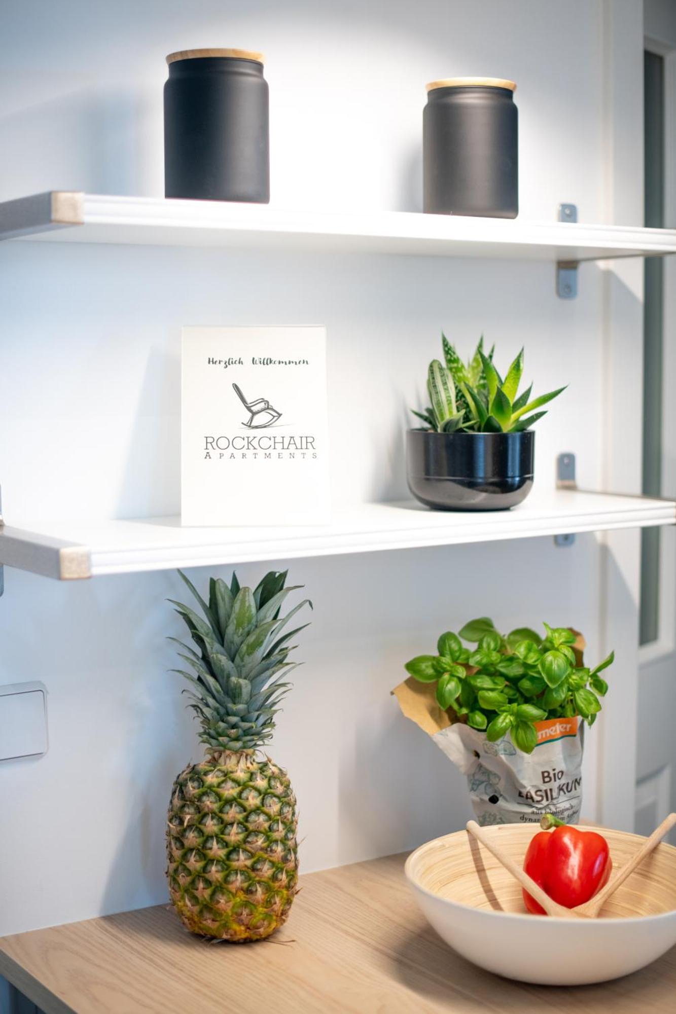 Kaiser 02 By Rockchair L Superhost Status L 3 Bedrooms Boxspringbeds 2 Bathrooms L Cozy Family & Business Flair 155 Sqm 3 Balcony 2nd Floor Elevator Up To 10 Guests Welcomes You!