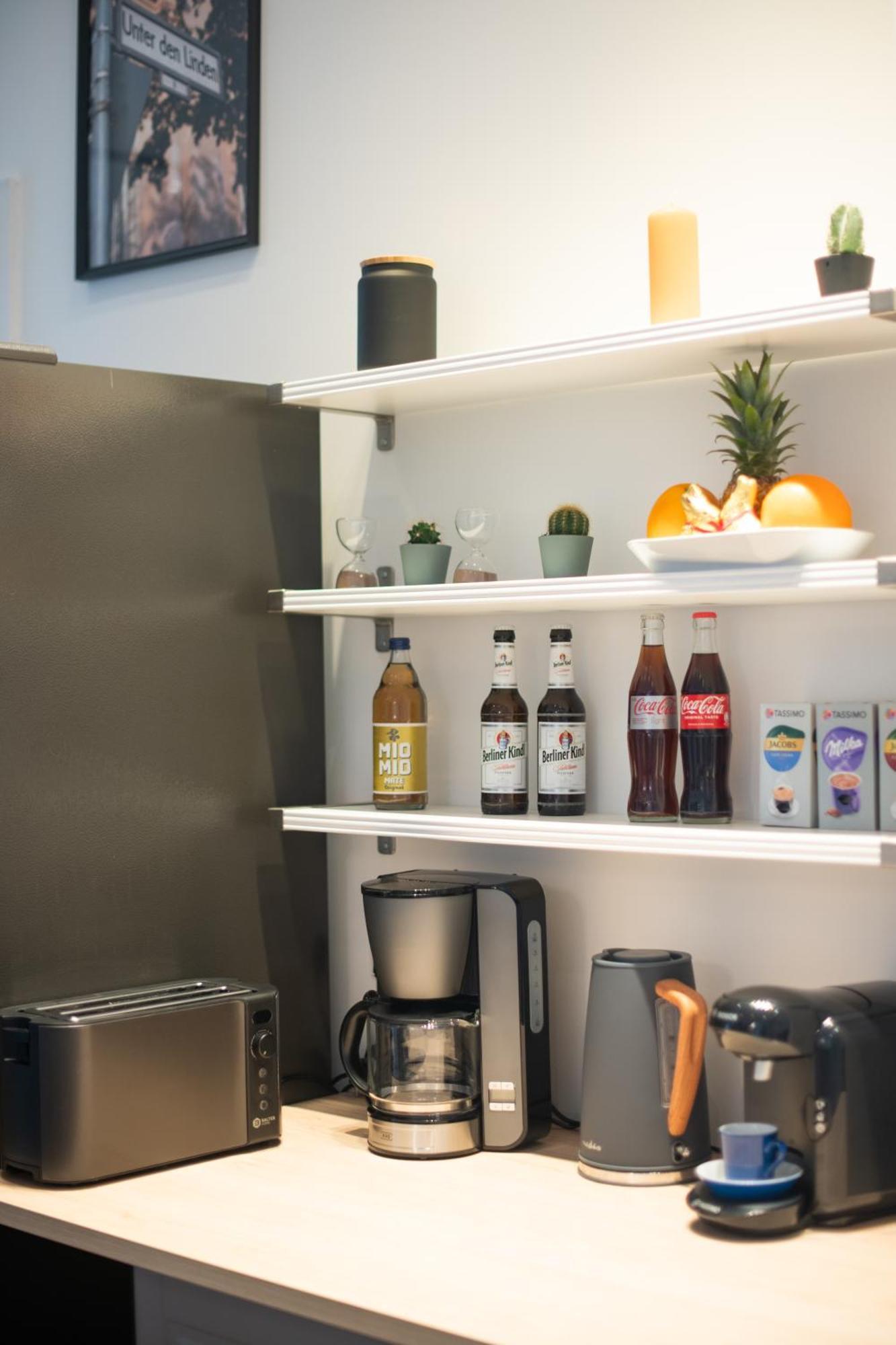 Appartement Kaiser 02 By Rockchair L Superhost Status L 3 Bedrooms Boxspringbeds 2 Bathrooms L Cozy Family & Business Flair 155 Sqm 3 Balcony 2nd Floor Elevator Up To 10 Guests Welcomes You! *