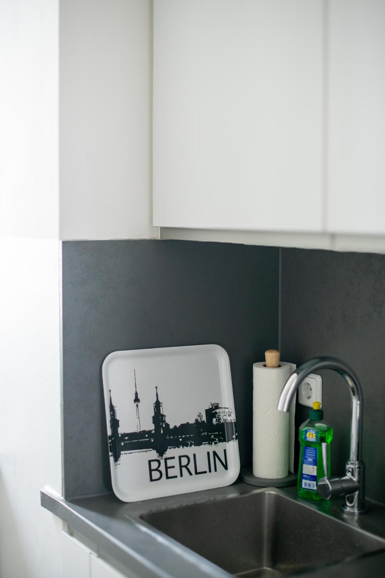 Appartement Kaiser 02 By Rockchair L Superhost Status L 3 Bedrooms Boxspringbeds 2 Bathrooms L Cozy Family & Business Flair 155 Sqm 3 Balcony 2nd Floor Elevator Up To 10 Guests Welcomes You! *